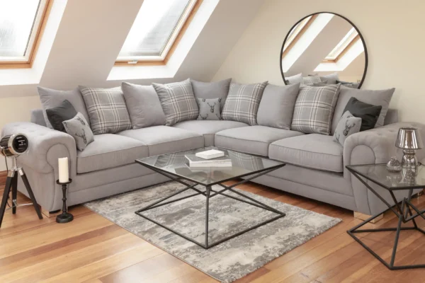 Verona Scatterback Sofa - Image 7